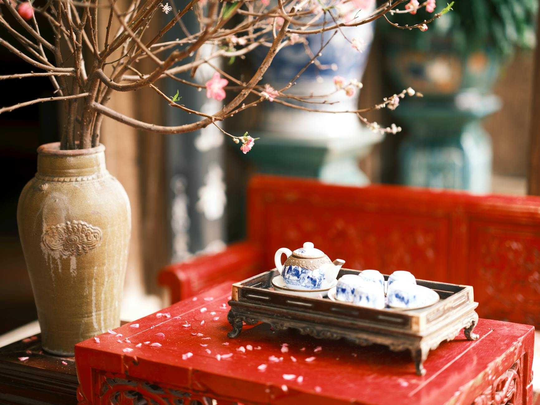 Traditional Chinese tea set perfect for Beijing souvenir shopping