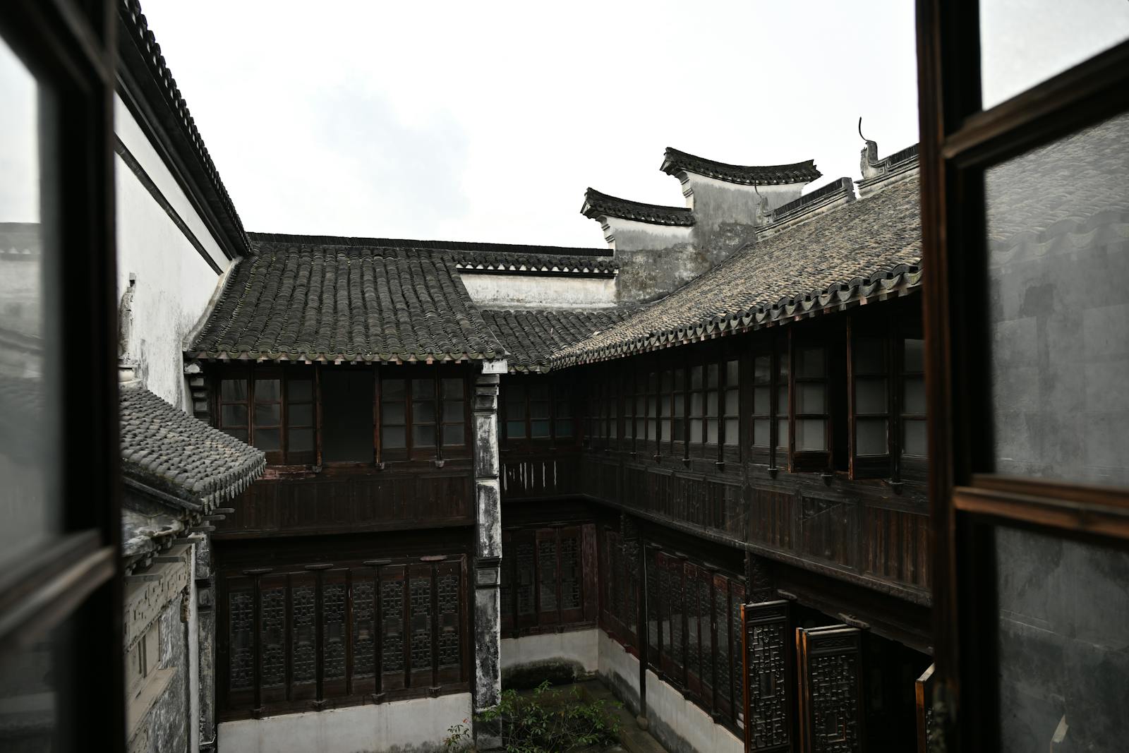 Beijing hutong courtyard hotel traditional architecture